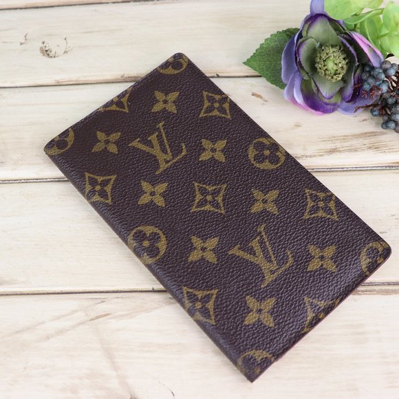 LOUIS VUITTON Monogram Passport Cover